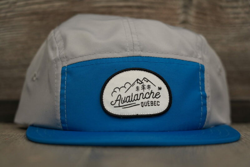 Casquette AvQc grise et bleue